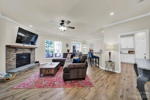 2016 Auburn Leaf Court