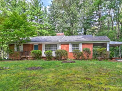 2 Maplewood Parkway sold home in Grovewood Park, Asheville, NC