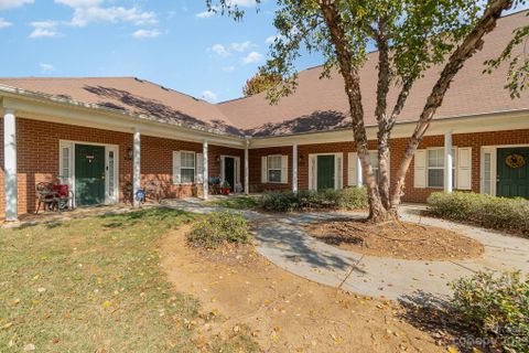 7049 Somerset Springs Drive sold home in Somerset Springs, Charlotte, NC