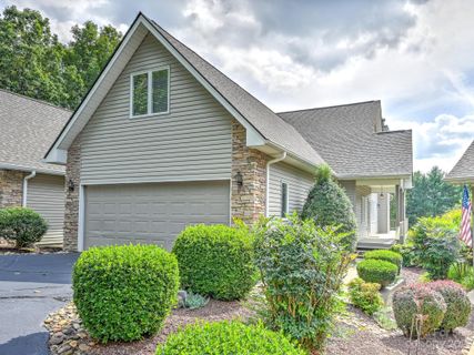 2208 E Cumming Woods Lane 11
