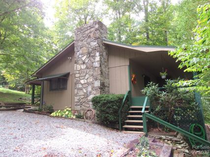 484 Summit Drive sold home in Mountain Top, Maggie Valley, NC