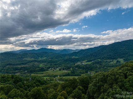 99999 Dove Way 59 sold home in Hunters Ridge, Canton, NC