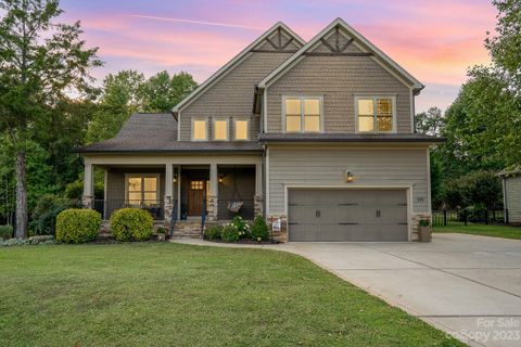 105 Bluff Meadow Lane sold home in Shepherds Bluff, Mooresville, NC