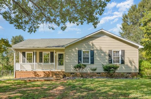 3922 Majestic Lane sold home in Enchanted Forest, Matthews, NC