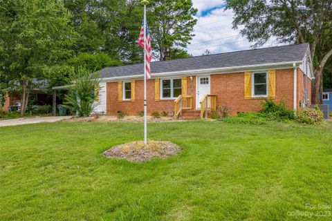 1014 Holly Drive