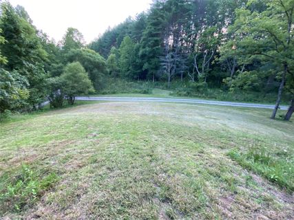 22 Skyline Drive sold home in Cane River Hamlet, Burnsville, NC