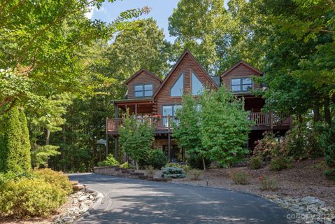 633 Whites Lake Boulevard sold home in Whites Lake, Saluda, NC
