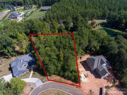 1028 Glade Spring Court