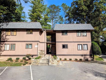 11 Lake Drive B2 sold home in Laurel Park Villas, Laurel Park, NC