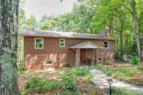 33 Milburn Lane sold home in Serendipity, Hendersonville, NC