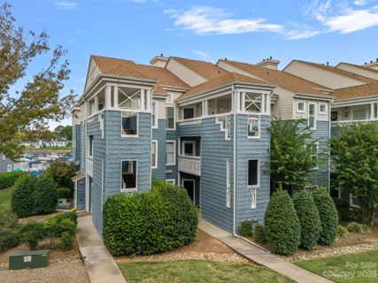18773 Vineyard Point Lane sold home in Shelter Cove, Cornelius, NC