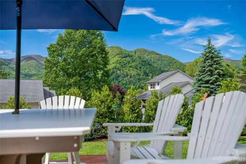 9999 Alaskas Lane sold home in Prescott Park, Maggie Valley, NC