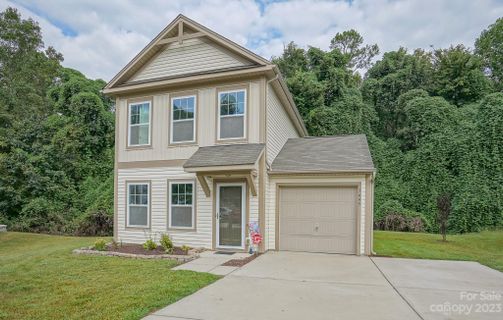 1445 Brett Shane Court sold home in Village at Fifth Avenue, Gastonia, NC