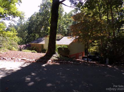 31 Saint Andrews Road sold home in St Andrews, Arden, NC