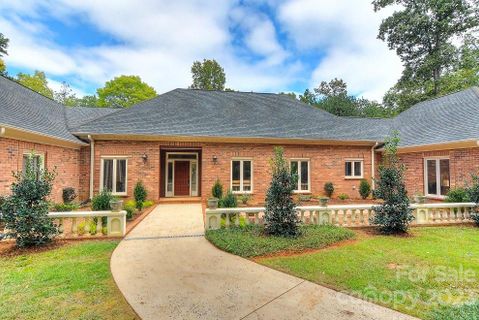 8522 Prince Valiant Drive sold home in Valhalla Farms, Marvin, NC