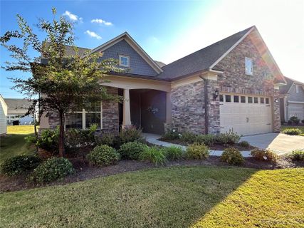 1572 Carolina Orchards Boulevard 696