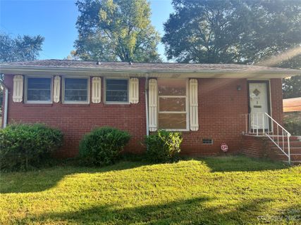 208 Fannie Circle sold home in Elizabeth Acres, Charlotte, NC