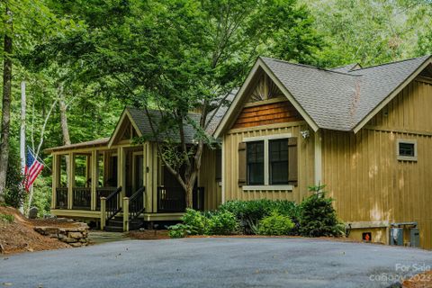9 Whispering Falls Court