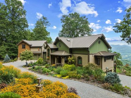1045 Cobblestone Drive sold home in Pisgah View Estates, Waynesville, NC
