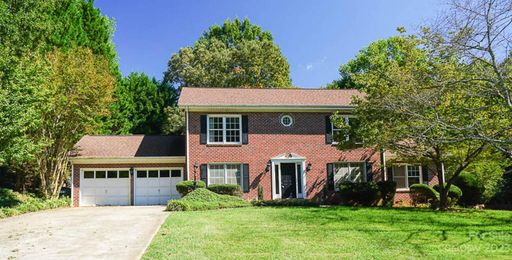 2954 8th Street Court sold home in Windsor Forest, Hickory, NC