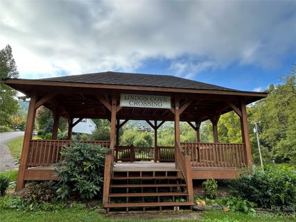 4 Lauren Lane 16 & 17 sold home in Lindon Cove Crossing, Candler, NC