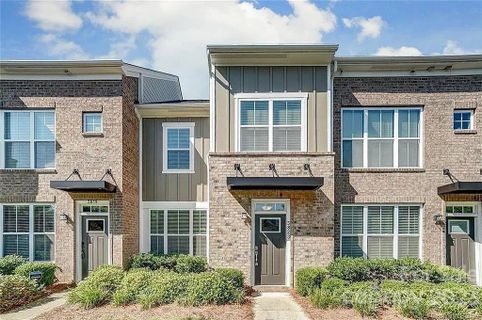 3823 Willow Green Place