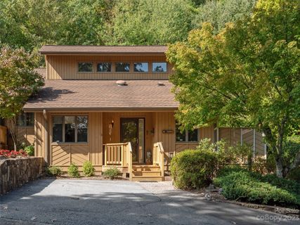 1206 Red Oak Drive