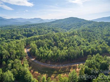 137 Riverbend Forest Drive sold home in Riverbend Forest, Asheville, NC