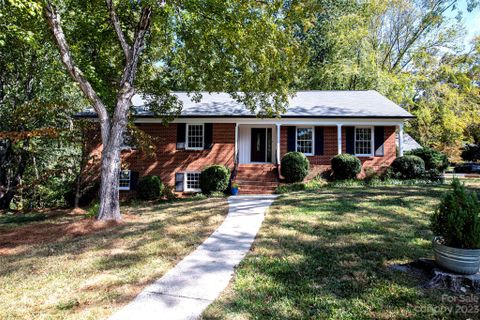 2400 Skylark Court