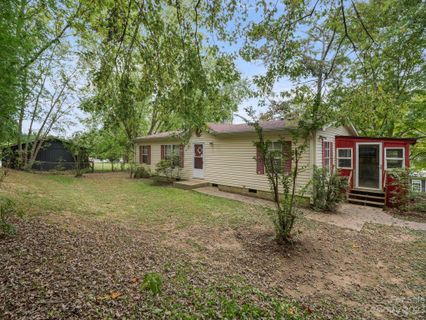 54 Mcclure Drive sold home in Sunset Hills, Etowah, NC