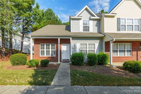 945 Whispering View Lane
