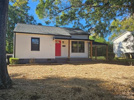 319 Parkview Court sold home in Parkview, Concord, NC