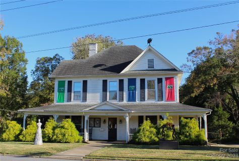 Previously sold for $280,000