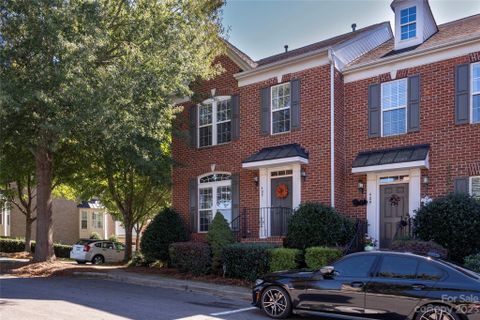 405 Armour Street