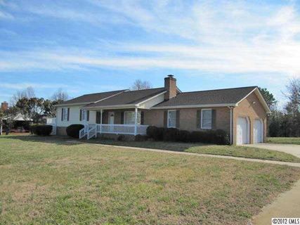 1900 Carolyn Drive