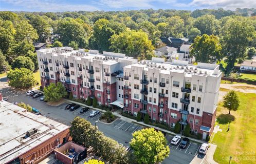 2338 Yadkin Avenue 204