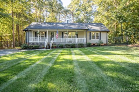 8921 Gosnell Drive sold home in Mint Hill Estates, Charlotte, NC