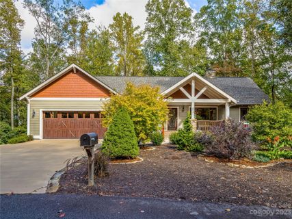 693 Poplar Crest Drive sold home in Poplar Crest, Pisgah Forest, NC