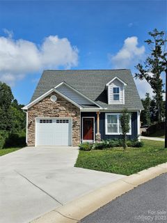 200 Rockrose Court sold home in Edgewood, Asheville, NC