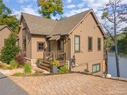 571 Harbor Ridge Drive
