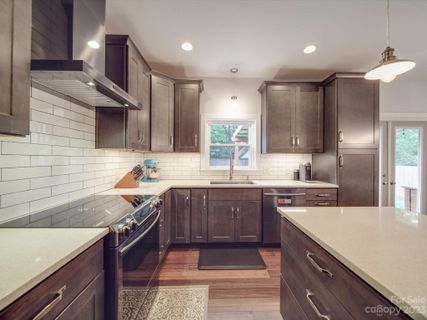 309 Neal Drive sold home in Charcon Heights, Charlotte, NC