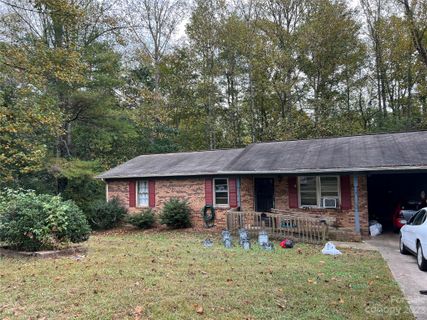 2366 Gingercake Court sold home in Town And Country, Lenoir, NC