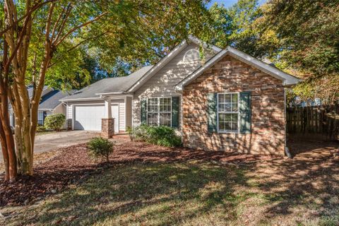 7546 Starvalley Drive sold home in Starmount Forest, Charlotte, NC