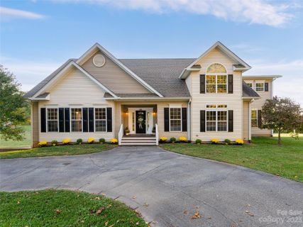 226 Erwin Hills Road sold home in Willowbrook, Asheville, NC