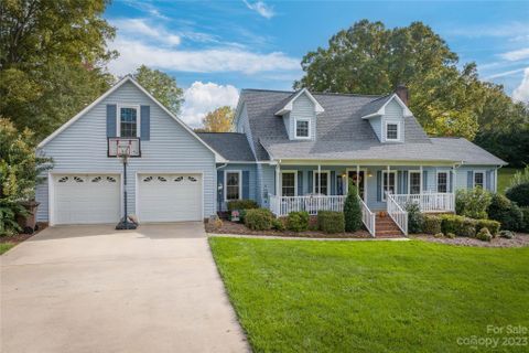 2077 E Winds Avenue sold home in East Winds, Morganton, NC
