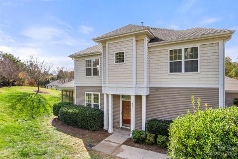 947 Ashworth Drive