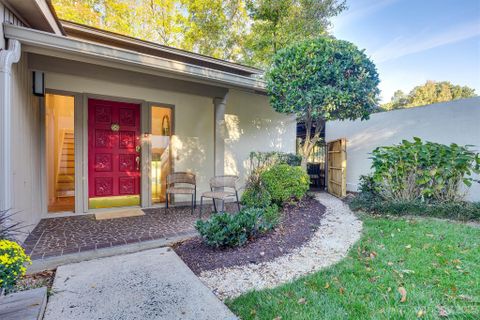 12 Cove Road