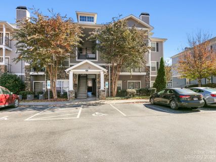 900 Vista Lake Drive 2