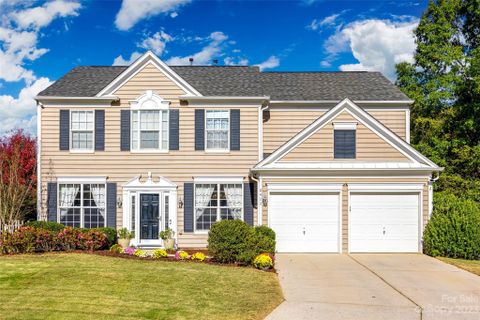 8422 Dennington Grove Lane