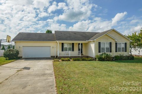 107 Edinburgh Court sold home in Celtic Ridge, Statesville, NC